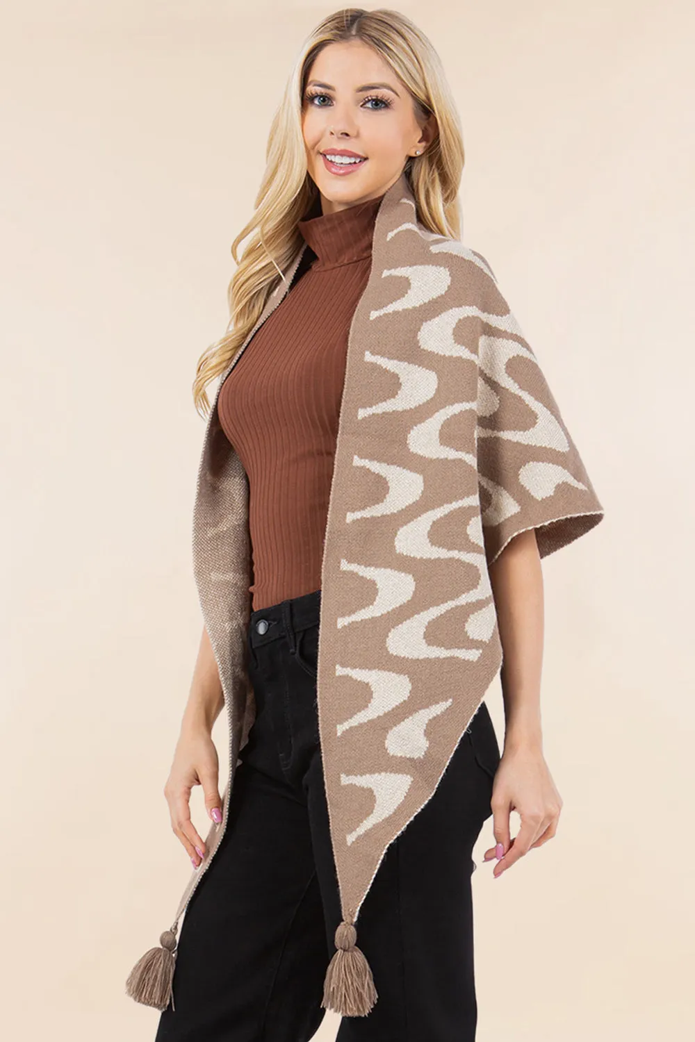 OA4270 ABSTRACT PATTERN KNIT CAPE SHAWL W/TASSELS