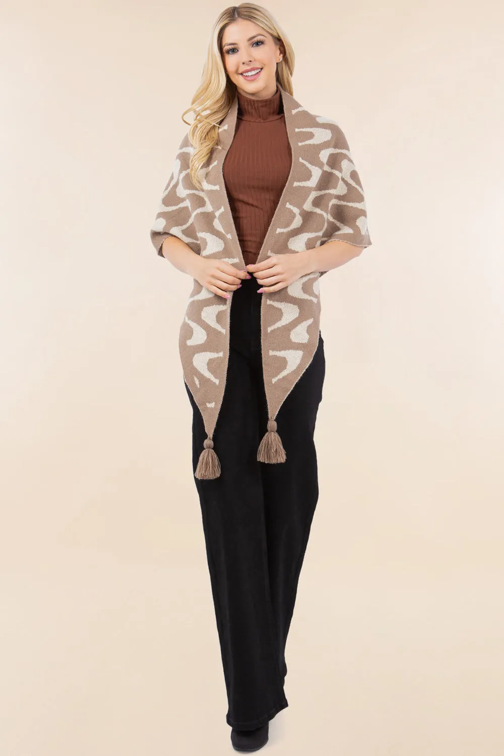 OA4270 ABSTRACT PATTERN KNIT CAPE SHAWL W/TASSELS